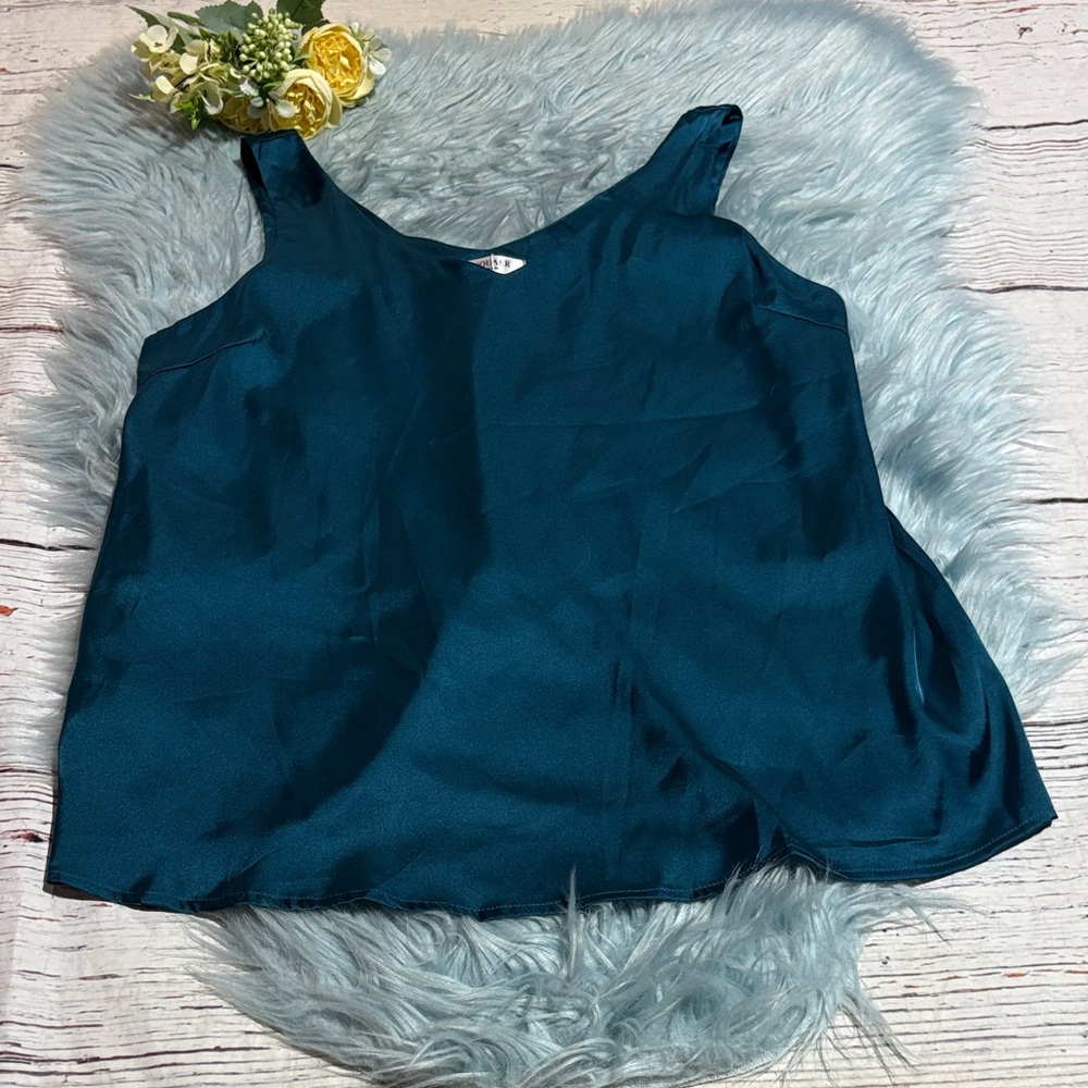 NWT Ekouaer Teal Satin Sleeveless Top sz M